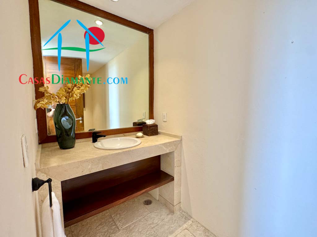 Real Diamante Villa Sol - Baño de visitas 1